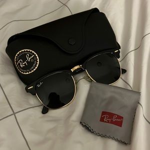 Ray ban clubmaster sunglasses - Black with gold frame